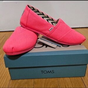 NIB TOMS Neon Pink Slip-On Shoes